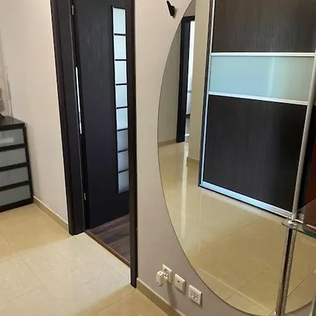 Appartement Przestronne Mieszkanie W Spokojnej Okolicy