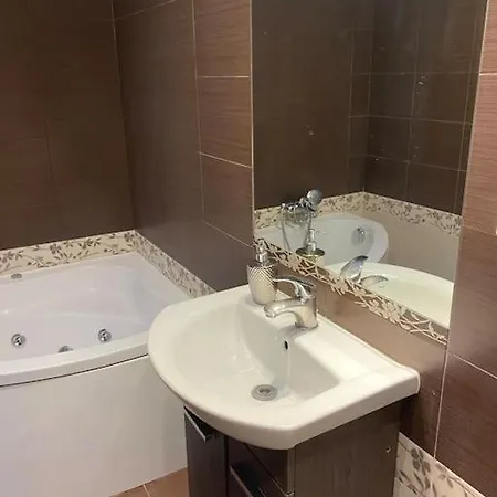 Przestronne Mieszkanie W Spokojnej Okolicy Wysoka (Wroclaw)